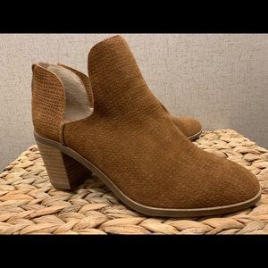 Lucky Brand slip on!